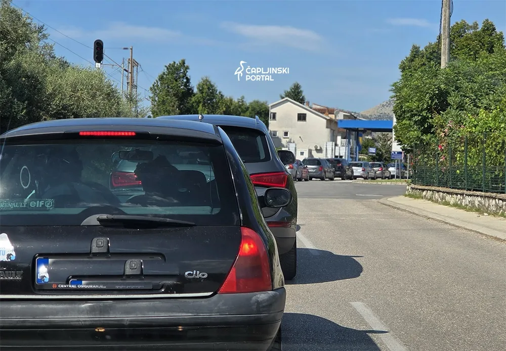 Tučnjave i udaranje autima na GP Gabela polje zbog preskakanja kolone