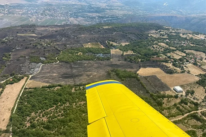 VIDEO | Air Tractori u akciji iznad Popova polja: Vatra se širi nepristupačnim terenom