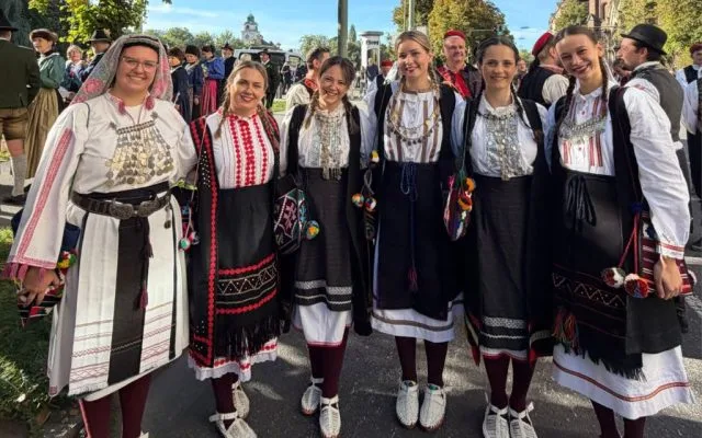 Duvanjske cure zasjale u velikoj povorci na Oktoberfestu