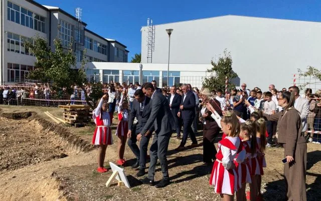 Položen kamen temeljac za dogradnju: OŠ Ivana Mažuranića dobit će 25 novih učionica