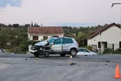 FOTO | Teška prometna u Čapljini, ima ozlijeđenih; intervenirali hitna, vatrogasci i policija