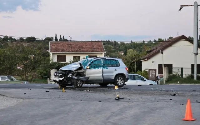 FOTO | Teška prometna u Čapljini, ima ozlijeđenih; intervenirali hitna, vatrogasci i policija