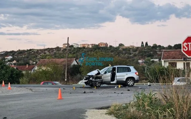 FOTO | Motorist iz Čapljine teško ozlijeđen u prometnoj nesreći