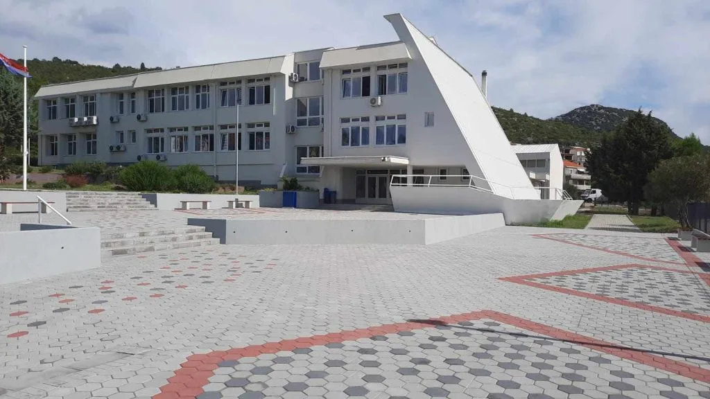 Odgođen početak nastavne godine u HNŽ-u