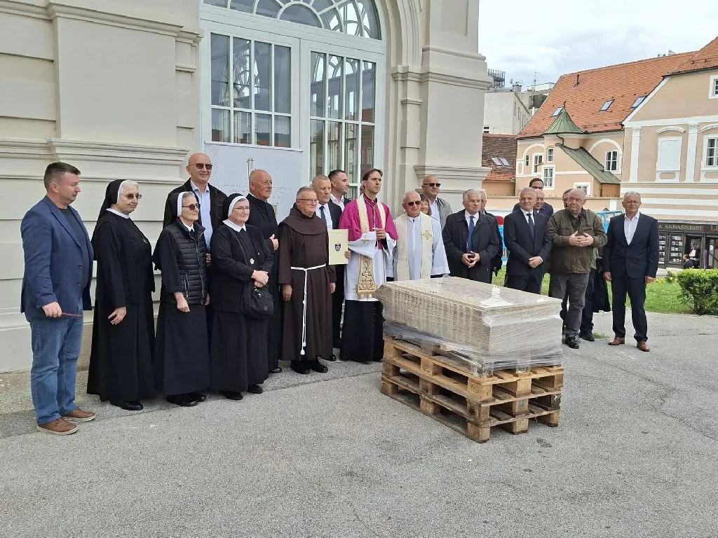 Zagreb: Blagoslovljen kamen temeljac za Memorijalni centar Hrvata u Novoj Biloj