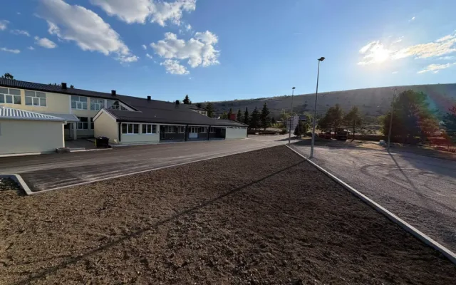 U Brišniku asfaltirani parking kod škole i 590 metara ceste