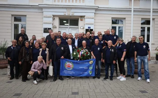 Ljubuški: Branitelji iz Pleternice posjetili Ljubuški i odali počast poginulim hrvatskim braniteljima