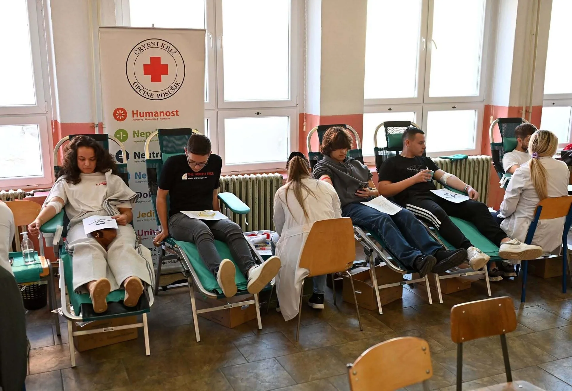 Učenici i djelatnici srednjih škola u Posušju darovali 51 dozu krvi