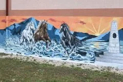 LIVNO: Srednjoškolci zidove išarane frustraciji pretvorili u priču o konjima i jednom kralju