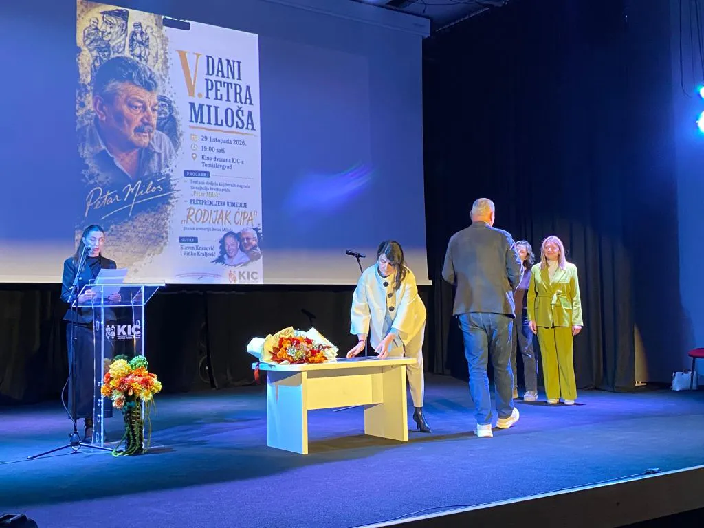 FOTO/VIDEO: Peti Dani Petra Miloša u Tomislavgradu: Dodijeljene nagrade i predstavljena komedija „Rodijak Ćipa“