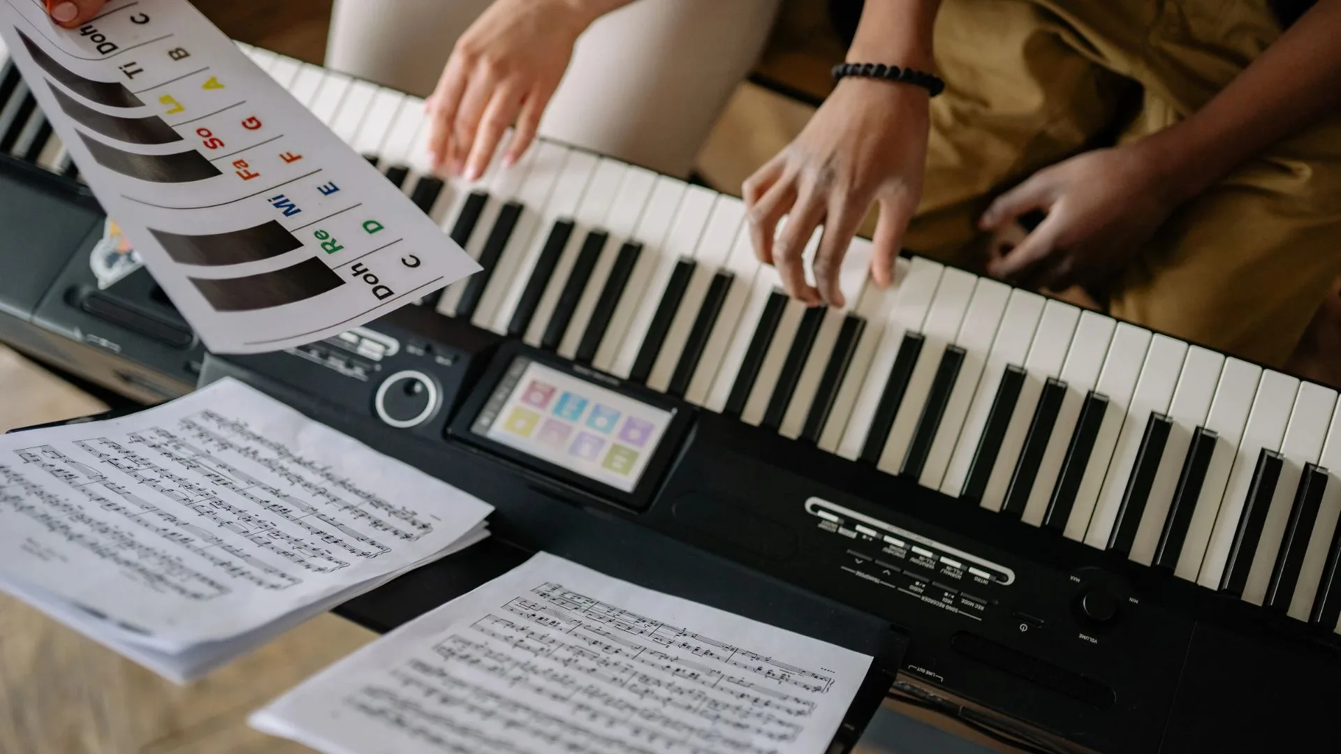 Kako nova pjesma dolazi do publike: šta mostarski muzičari mogu pripremiti za medije