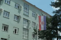 Kombijem vozio unatrag i udario pješakinju: Vozaču u Livnu potvrđena optužnica