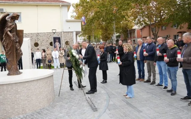 Povodom Svih svetih i Dušnog dana odana počast poginulim i umrlim braniteljima Brotnja