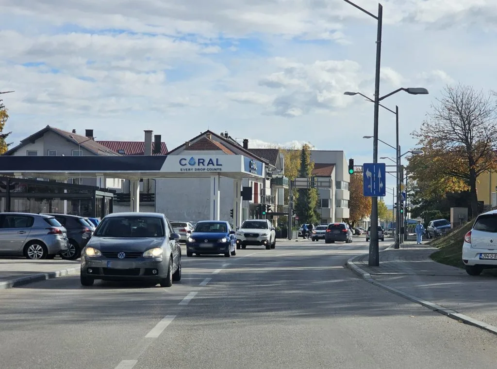 Povodom nadolazećeg blagdana očekuju se gužve na cestama, vozači pozvani na oprez