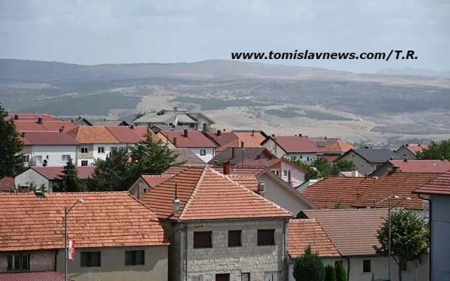 VIDEO: DOBRO vam oblačno, vjetrovito i pohladno jutro iz Tomislavgrada!