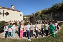 Župa svetoga Blaža Gradnići u znaku baštine, znanja i zajedništva: od najmlađih čuvara baštine do snage mladenačke riječi